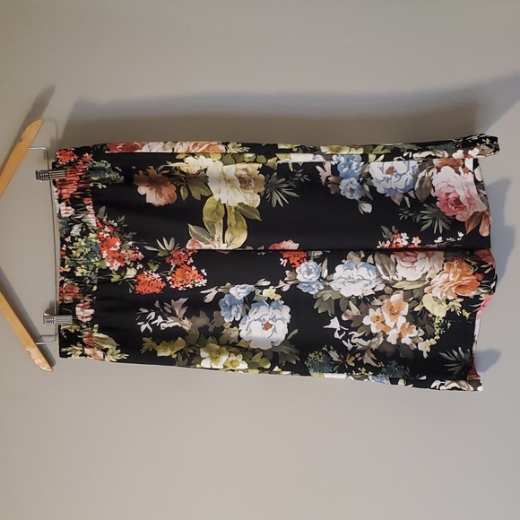 United Colours of Benetton - Picture 1 of 4